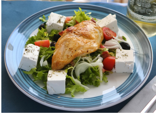 kyllingebryst med salat